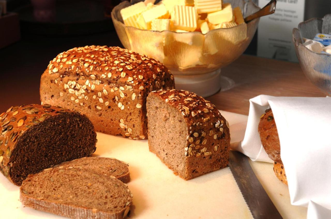 Intercityhotel Berlin Hauptbahnhof Buitenkant foto Wheat bread